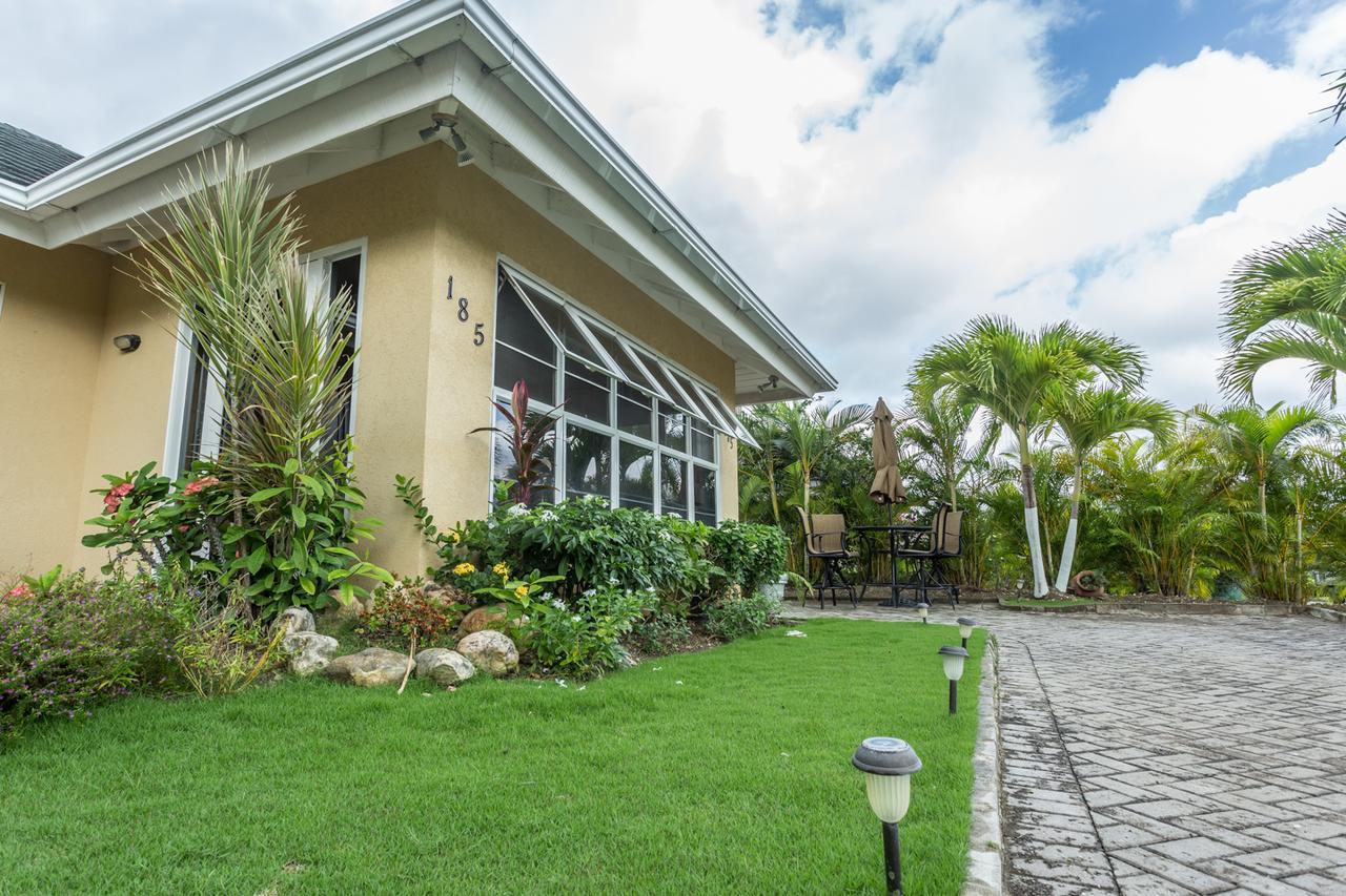 Ocho Rios Under The Palms Villa Eksteriør bilde